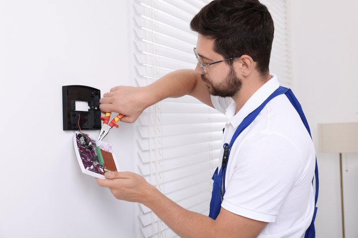 מתקין אינטרקום